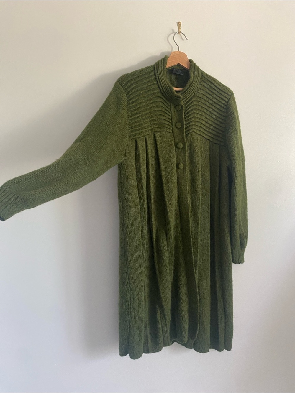100% Alpaca Olive Long Cardigan Sweater - Picture 5 of 12